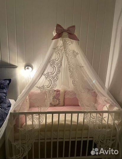 Балдахин, бортики, подушечки, комплект белья