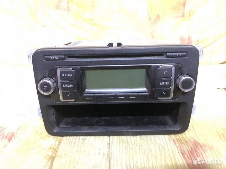 Магнитола на volkswagen golf 5