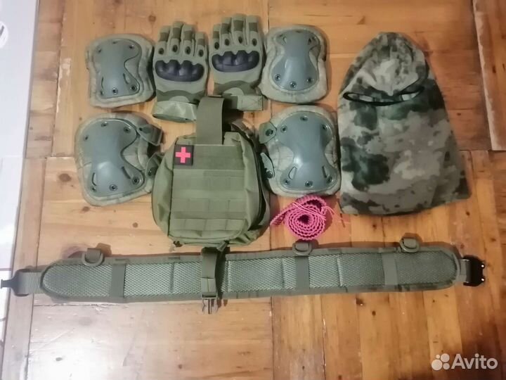 Тактика:перчатки, локти, колени, аптека, пояс и тд