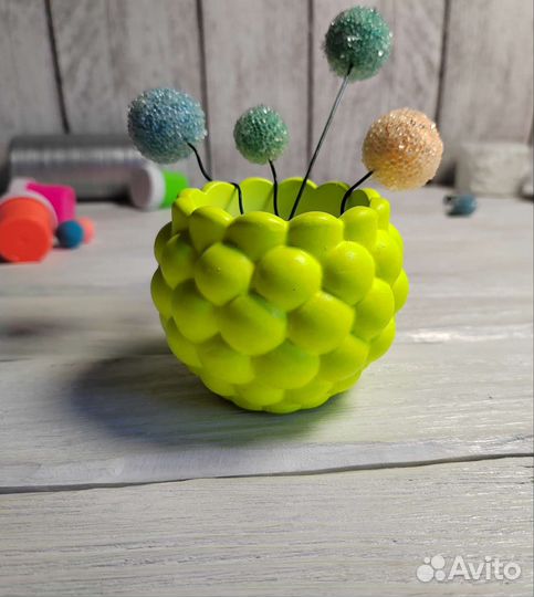 Подставка для бижутерии. Жёлтый неон