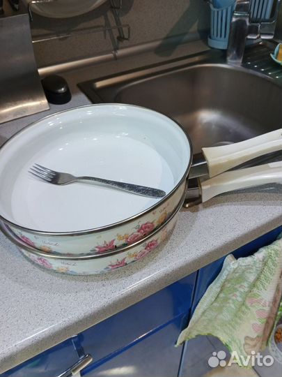 Сковороды, кастрюли, миски и горшочки разные