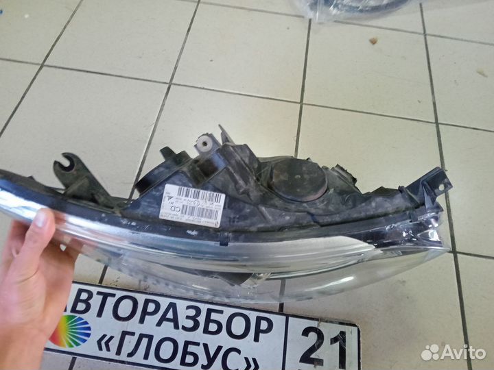 Фара правая Renault Captur Рено Каптюр