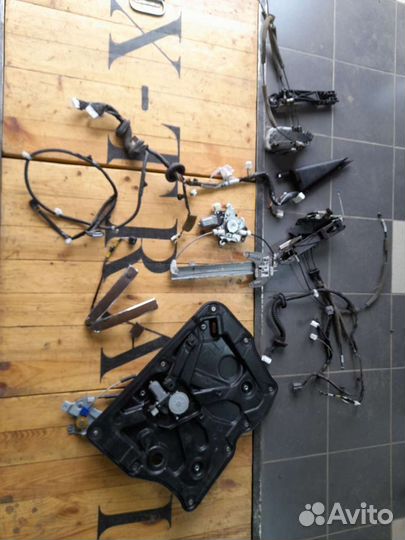 Ниссан х треил. Стекла боковые правые