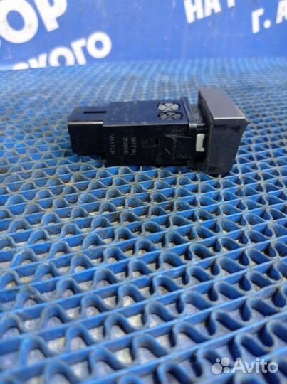 Кнопка обогрева заднего стекла Hyundai Accent