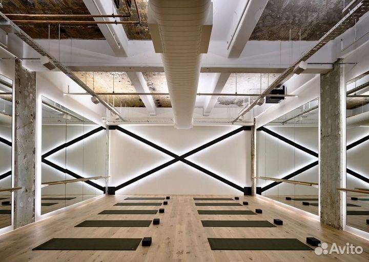 Зеркало настенное с фацетом