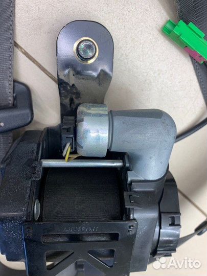 Ремень безопасности с пиропатроном передний правый