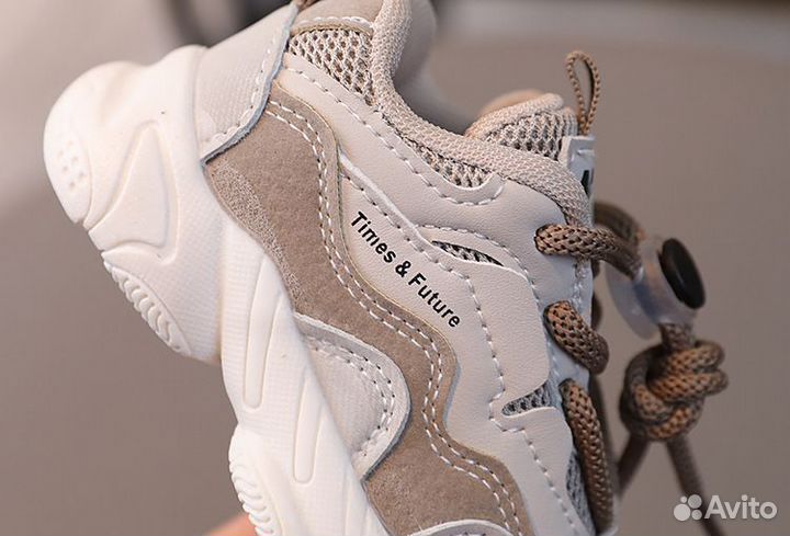 Кроссовки детские 23,24,25 новые