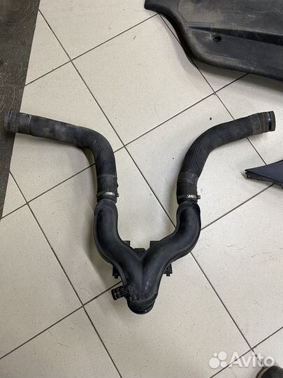 Патрубок Maserati 670003620