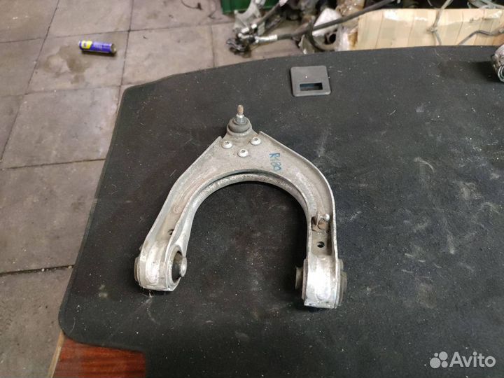 Рычаг правый верхний Mercedes-Benz CLS-Класс C219