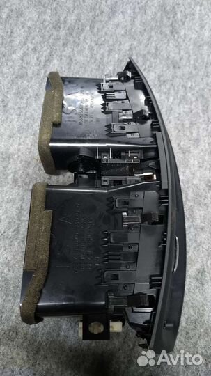 Воздуховод торпеды центальный Lexus IS250