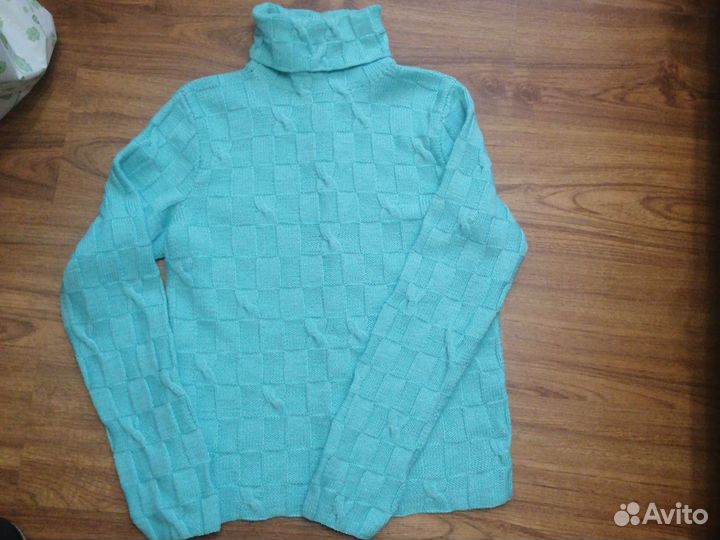 Вязаный свитер ручная работа