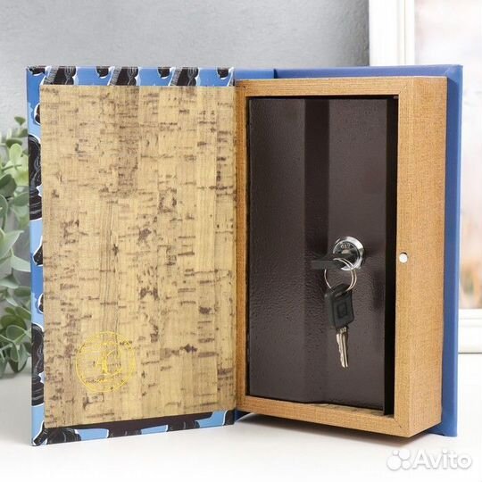 Сейф-книга дерево кожзам 