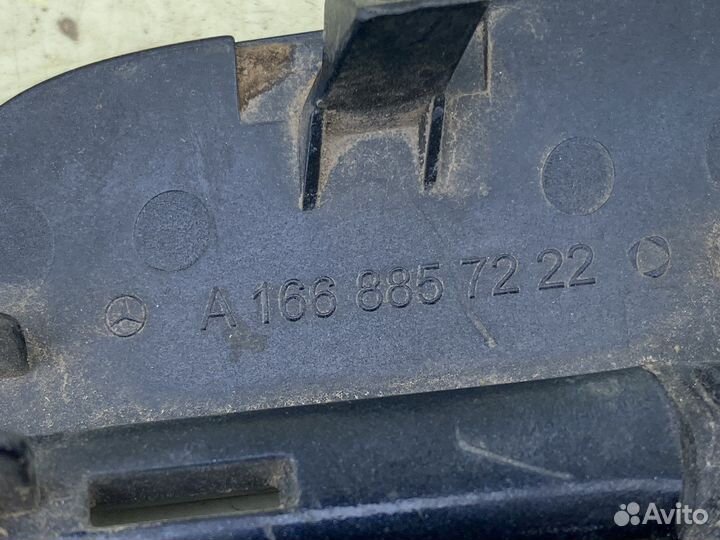 Mercedes W166 GLE заглушка буксира