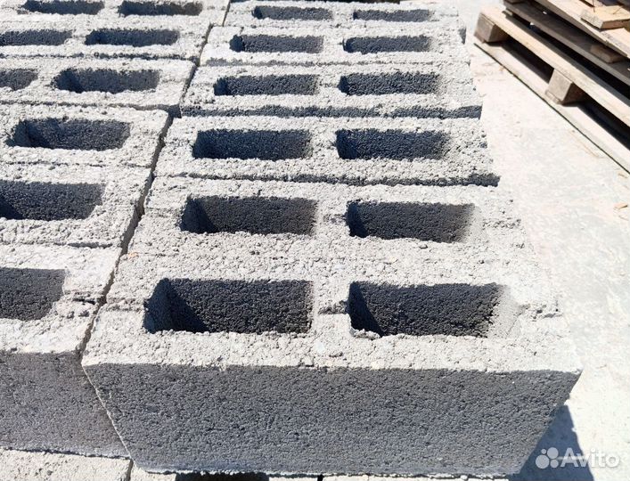 Блок строительный отсевно-керамзитовый