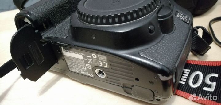 Зеркальный фотоаппарат Canon 50d