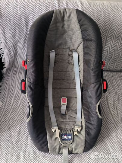 Автокресло Chicco Artsana Universal 0-13 кг