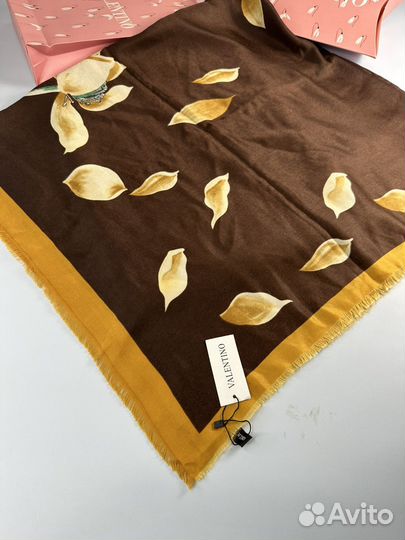 Шерстяной платок Valentino 100/100