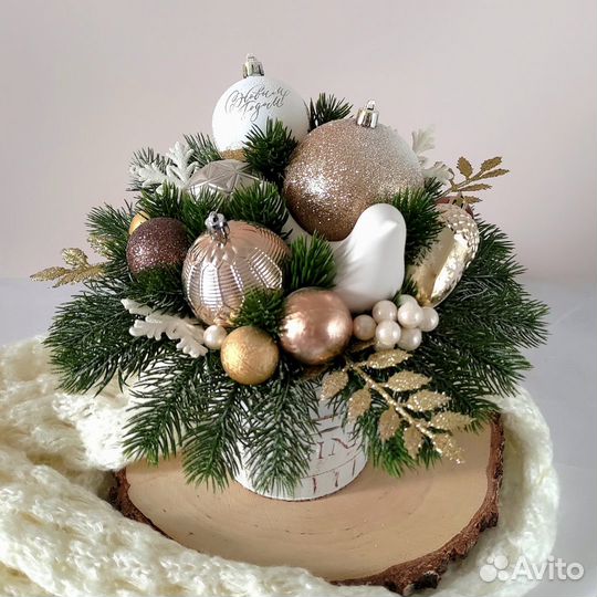 Новогодняя искусственная композиция Белая птица