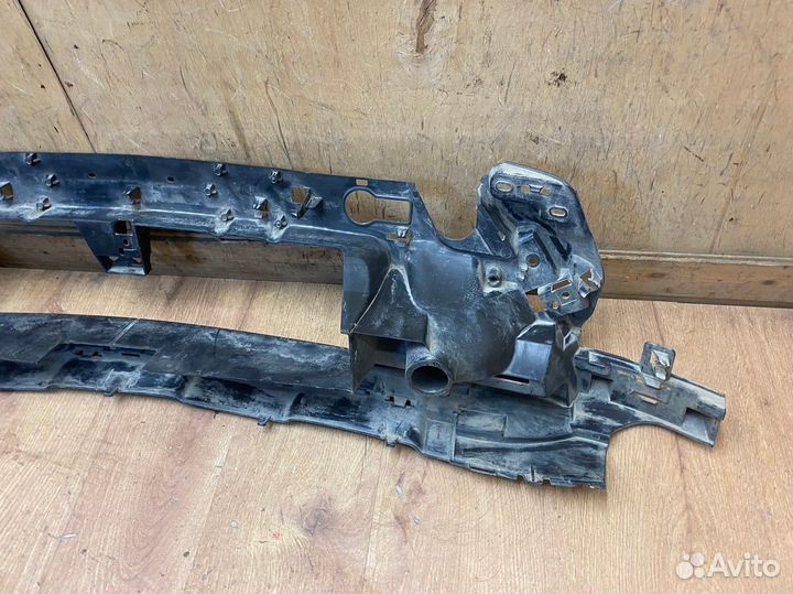 Кронштейн пер бампера Mercedes W166 GLE 15-18 AMG