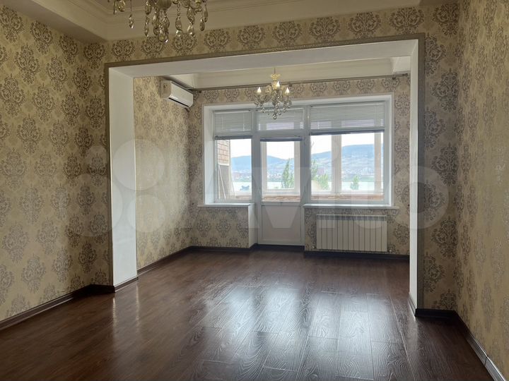 2-к. квартира, 92,5 м², 4/10 эт.