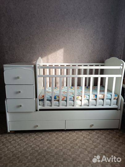 Кровать с маятником + комод с пеленальным столиком