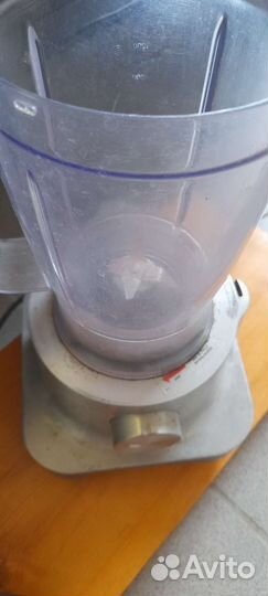 Комбайн кухонный рабочем состоянии braun 750Вт