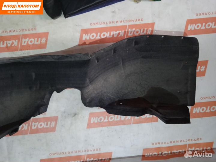 Подкрылок задний левый Volvo XC60 2010