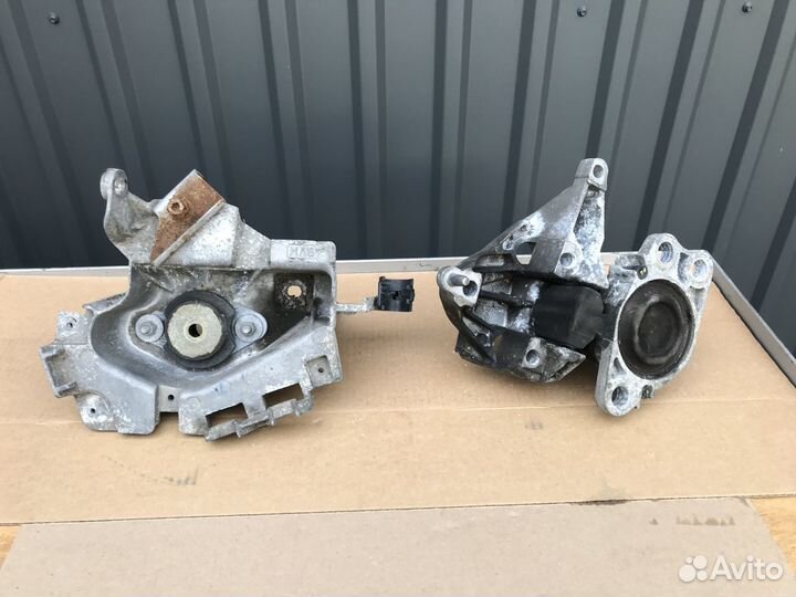 Кронштейн двигателя на Renault Kangoo 1.5 DCI 2006