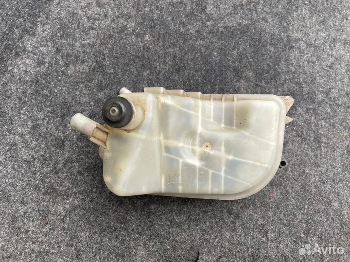 Бачок расширительный toyota Auris (E15) Corolla