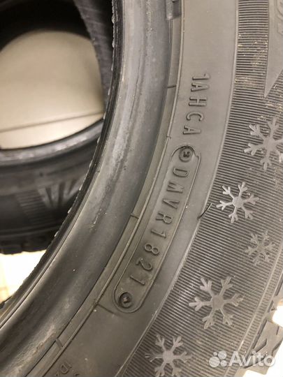 Dunlop SP Winter Ice 03 185/60 R15 88T