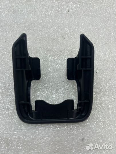 Накладка салазки сиденья передняя левая Toyota