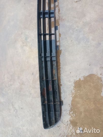 Решетка в бампер передняя Audi 80 B3 седан