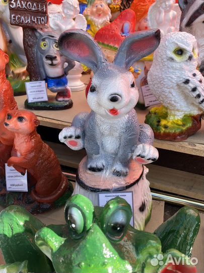 Зайка на пне