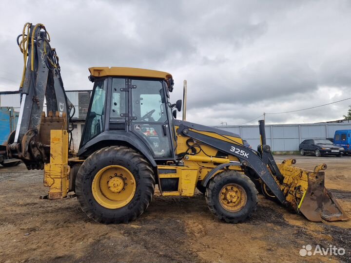Экскаватор-погрузчик John Deere 325K, 2012