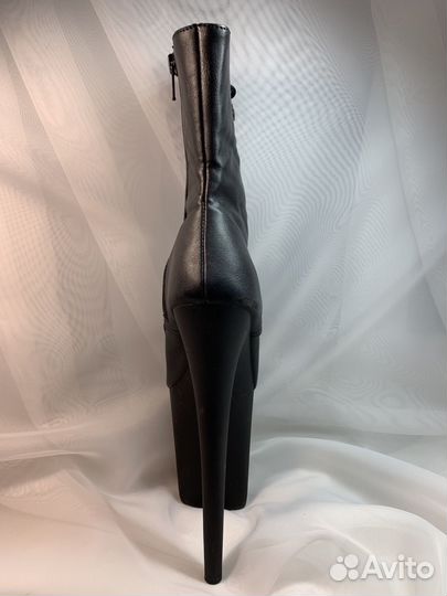 Стрипы ботильоны тройки pleaser 36