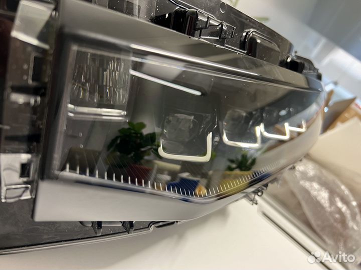 Фара передняя на zeekr 001