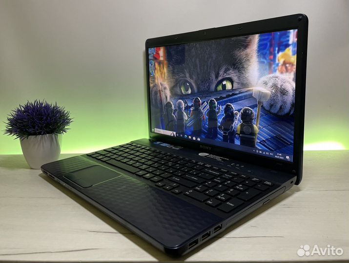 Быстрый ноутбук sony i3 SSD 8 Gb GeForce