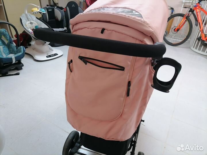 Детская прогулочная коляска Cross