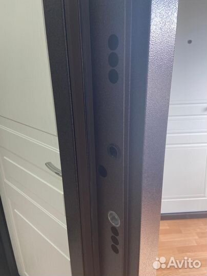 Дверь входная стальная с терморазрывом