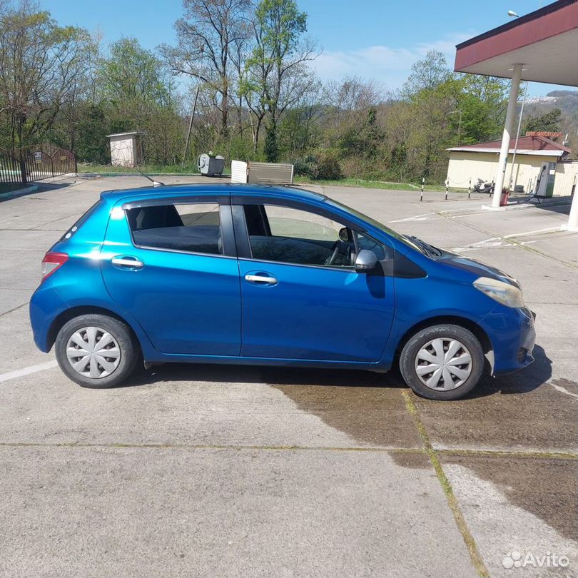 Toyota Vitz 1.0 CVT, 2011, 95 000 км