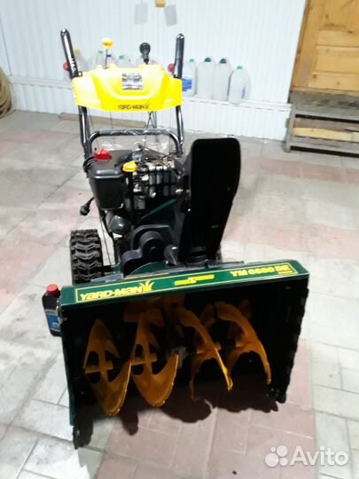 Снегоуборщик бензиновый