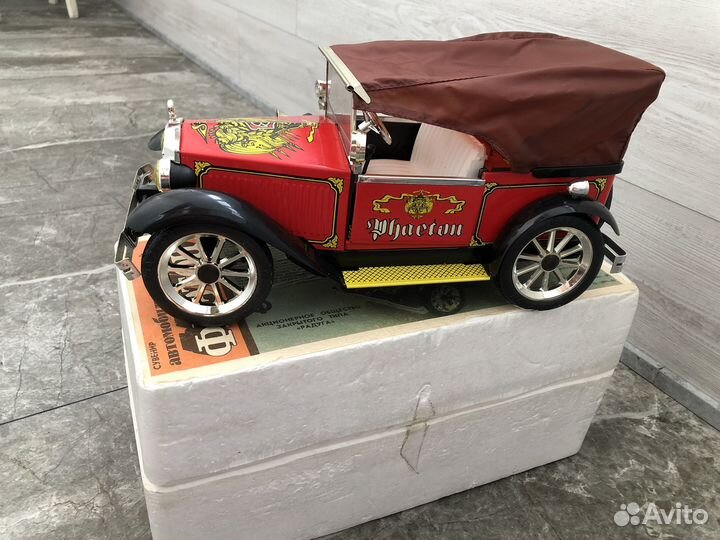 Коллекционная машинка СССР