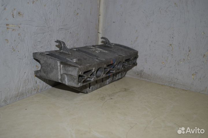 Кронштейн впускного коллектора Renault Duster