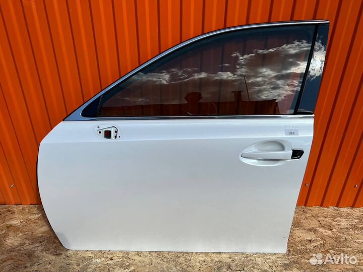 Lexus GS дверь передняя