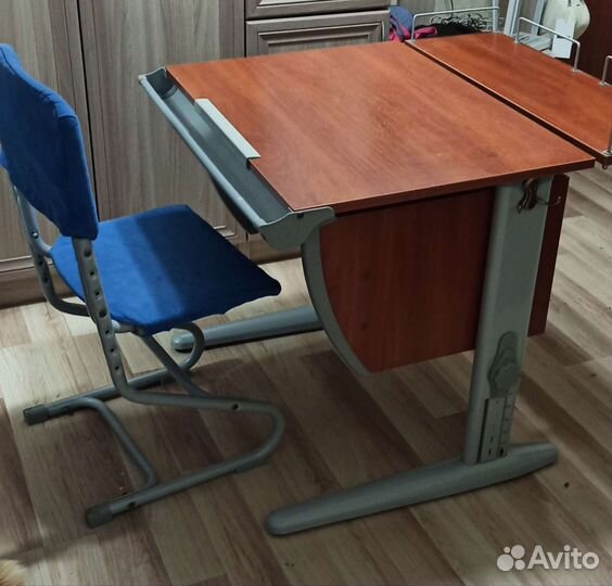 Растущая парта и стул дэми б/у