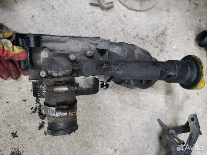 Радиатор масляный Opel Astra универсал Z13DTH 2008