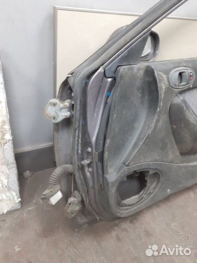 Дверь передняя правая Mazda Eunus CA8P