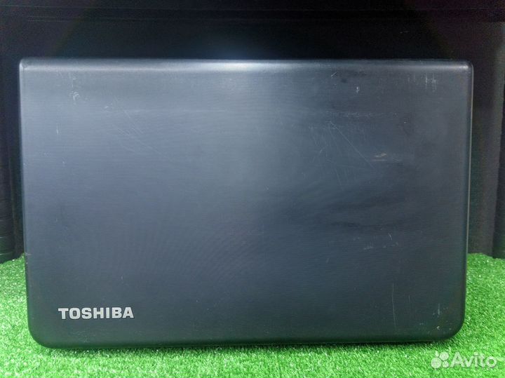 Ноутбук с большим экраном Toshiba Satellite C70D