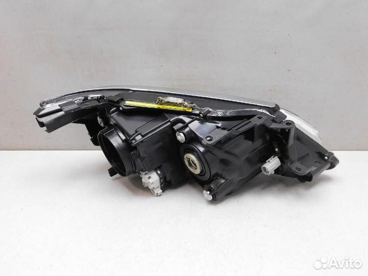 Фара левая Toyota Camry