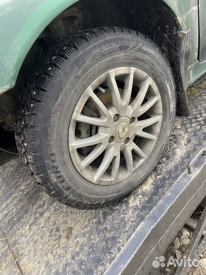 В разборе renault megane 1 рестайлинг 2002 года